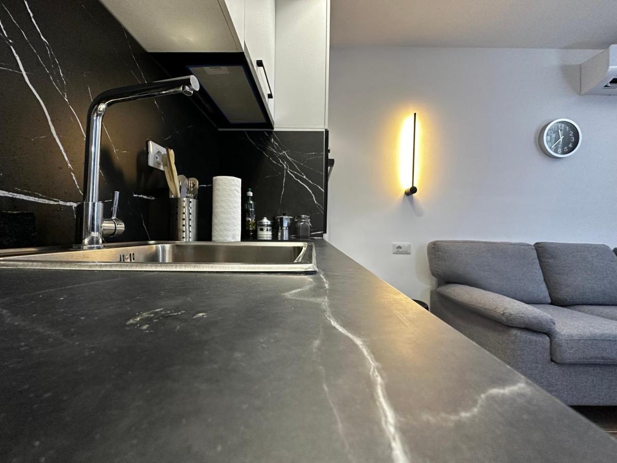 Alvi Apartment ティラナ エクステリア 写真